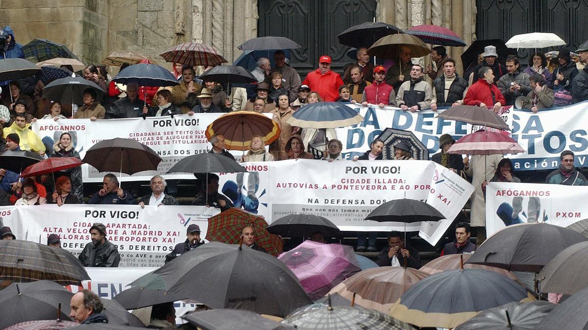 Manifestación en Santiago de Compostela reclamando infraestructuras para Vigo en 2007