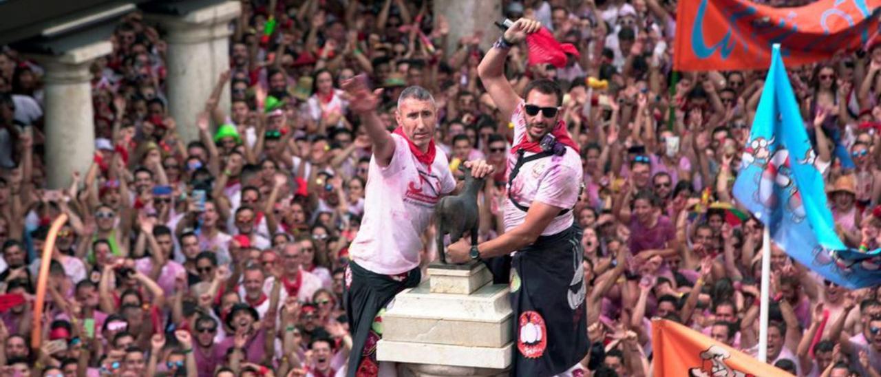 Las fiestas, como la de Teruel, vuelven de nuevo a las calles de Aragón.  | CARLOS GARCÍA / EFE