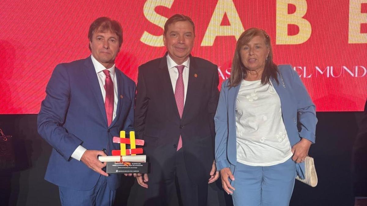 El mar de Cangas conquista el Teatro Real con el Premio Alimentos de España