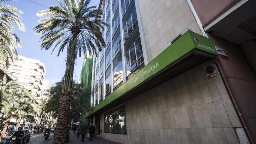 El edificio de la calle Calderón de la Barca, que alberga las oficinas de Iberdrola.