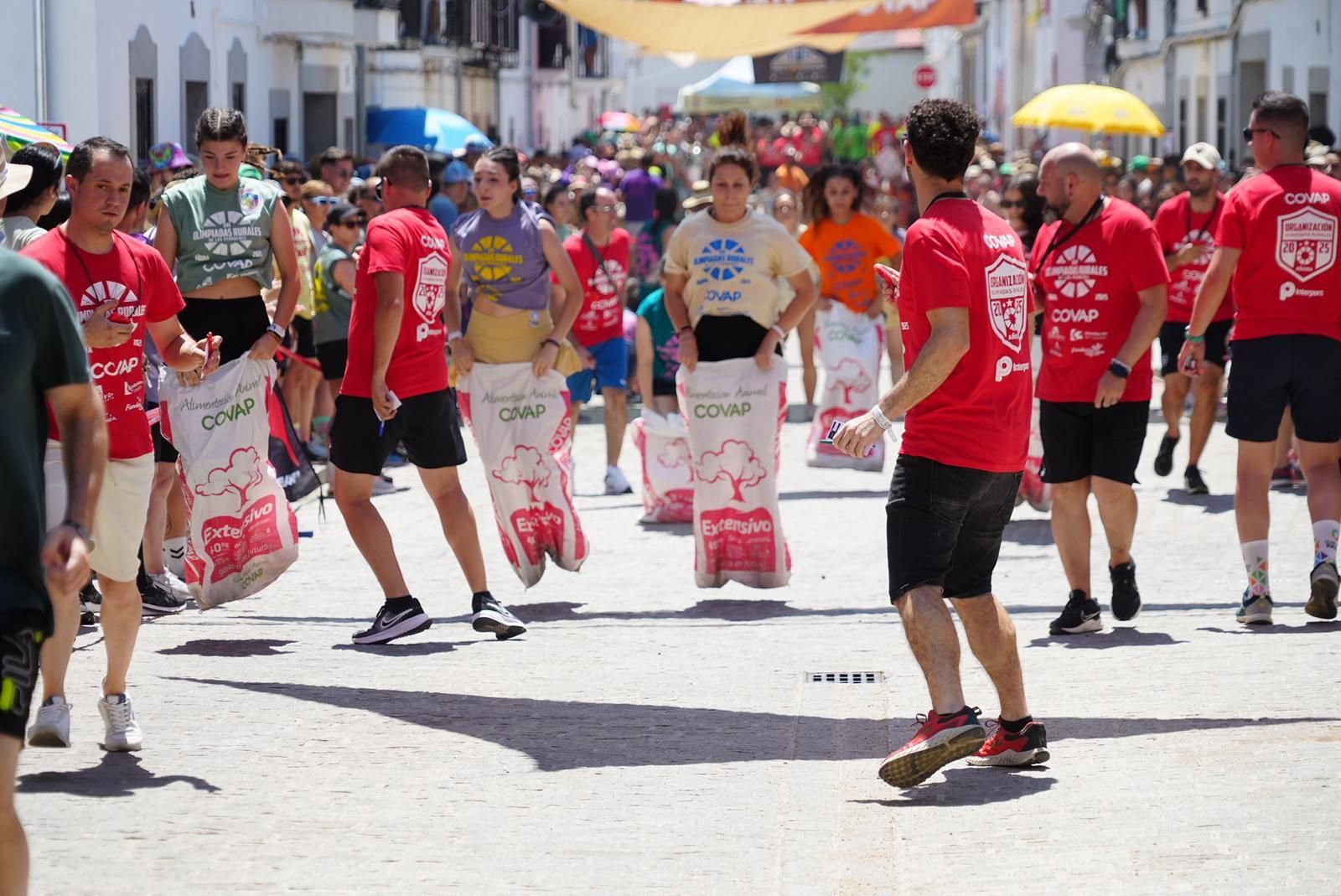 Añora vive una intensa jornada de juegos en las Olimpiadas Rurales