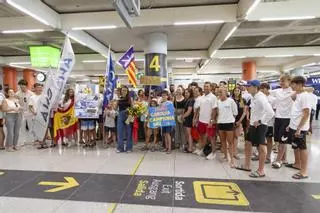 El recibimiento a Marta Cardona a su llegada a Mallorca