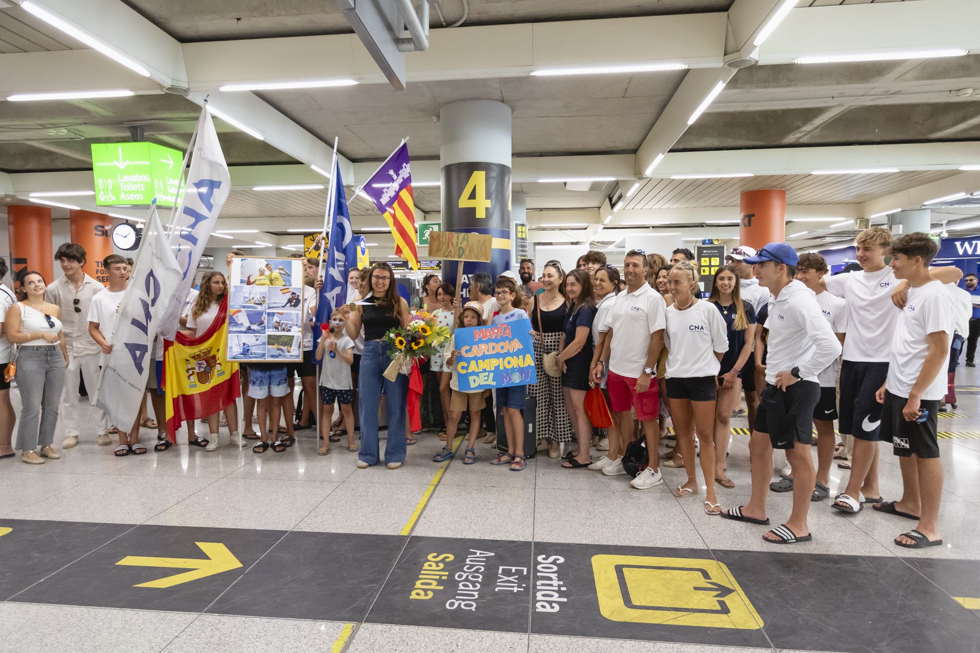 El recibimiento a Marta Cardona a su llegada a Mallorca