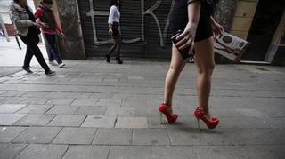 El plan de Colau para regular la prostitución voluntaria levanta una ola de críticas