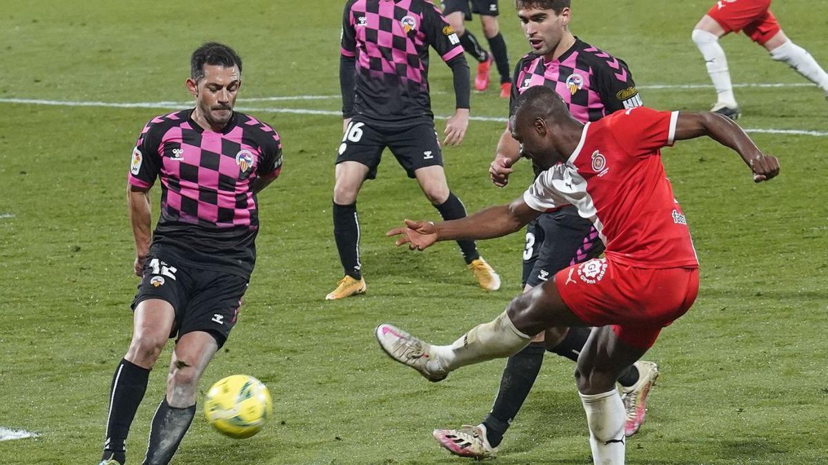 Sylla, en el 0-0 del curs passat a Montilivi contra el Sabadell que va estrenar el 2021.  | MARC MARTÍ