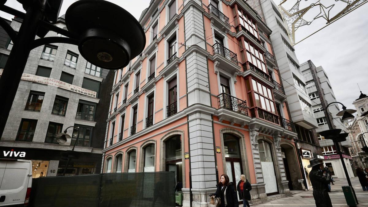 Este gigante de la moda cierra su último local propio en Oviedo y atraviesa una grave crisis económica