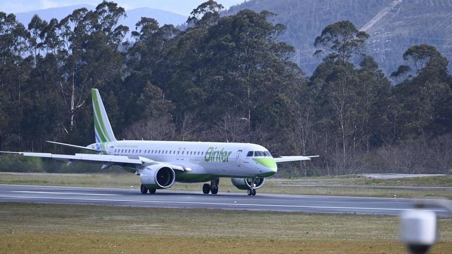 Las aerolíneas rechazan suprimir vuelos al aeropuerto de Vigo pese a la crisis del petróleo: «Priorizamos el servicio por encima de los costes»