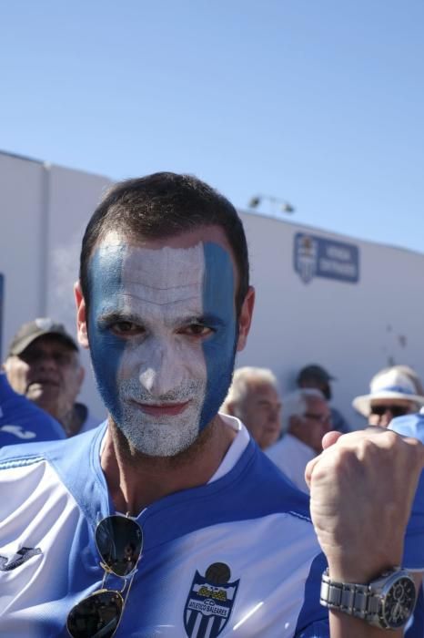 Aficionados del Baleares calientan motores antes del gran partido