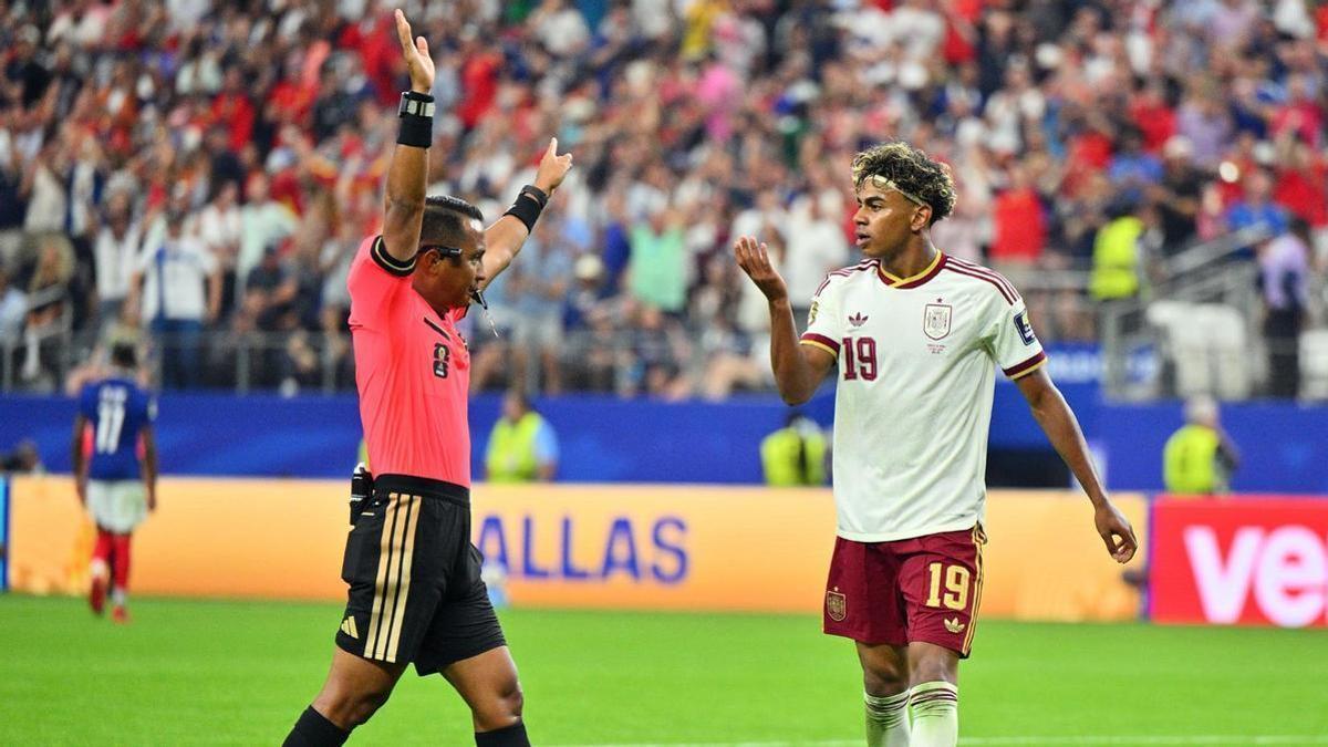 Rodri y De la Fuente cargan contra los arbitrajes del Mundial: «Es muy difícil»
