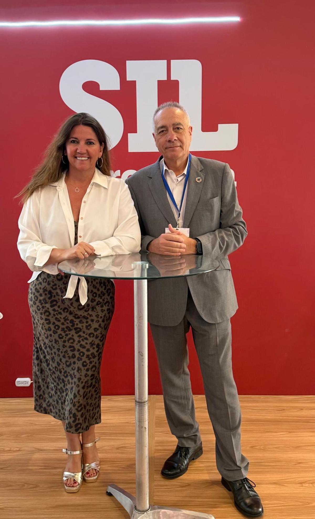 El delegat especial de l’Estat al CZFB i president del SIL, Pere Navarro, i la directora general del CZFB i del SIL, Blanca Sorigué