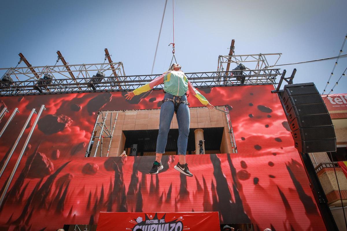 Así ha sido el chupinazo de las fiestas de Catral 2026 : el pionero que abre las fiestas de veraniegas de los municipios de la Vega Baja