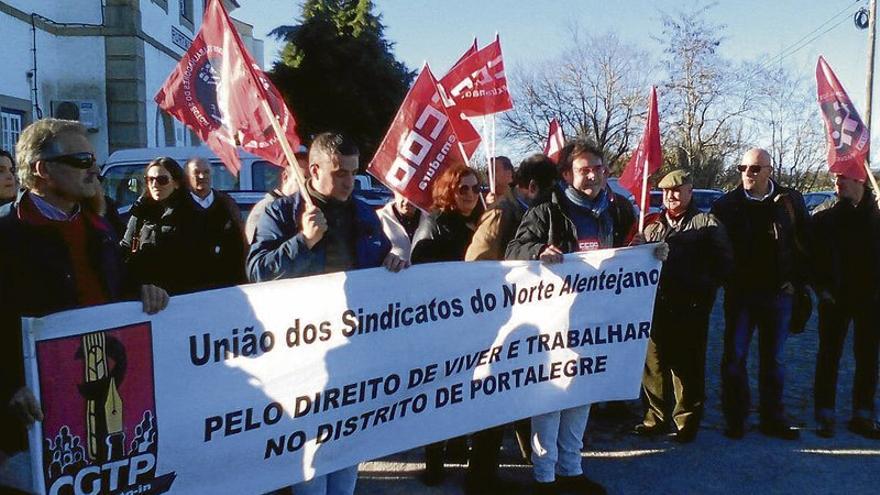 Protesta en Portalegre para defender la conexión ferroviaria entre la frontera española y portuguesa