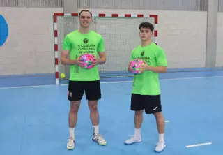 Los «niños orgullosos» del 5 Coruña rehuyen del descenso y apuntan al ‘play off’