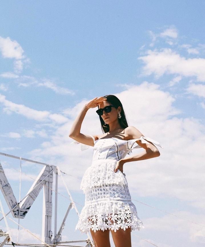 Looks blancos: falda brocados
