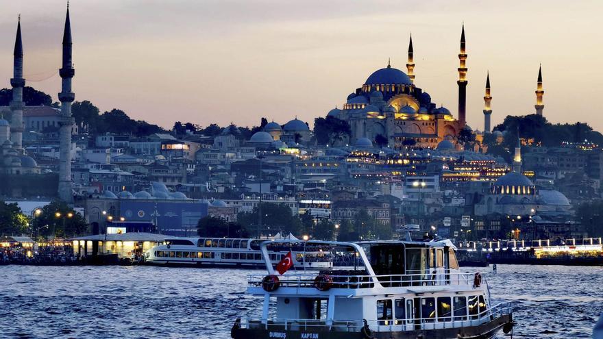 Vista de Estambul desde el Bósforo