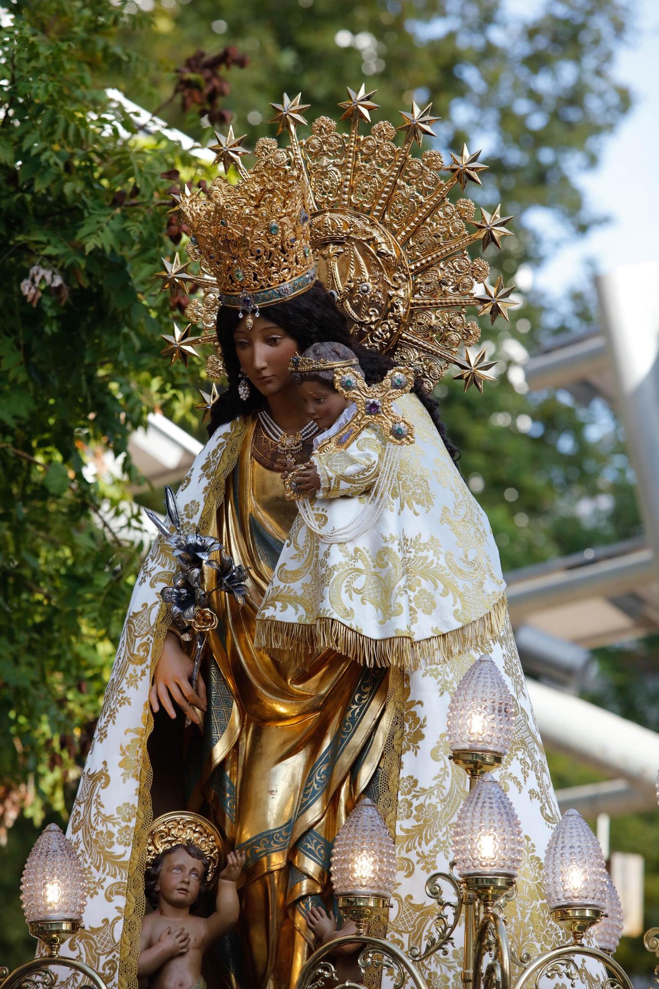 Mira las imágenes de la procesión de la parroquia de Santa Creu