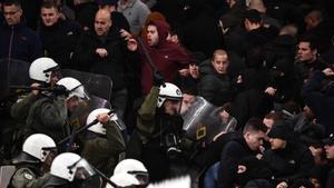 Incidentes en las gradas en el Ajax-AEK