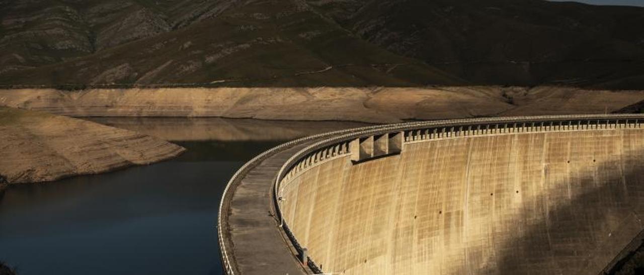 Embalse de Portas, en Vilariño de Conso (Ourense). / BRAIS LORENZO