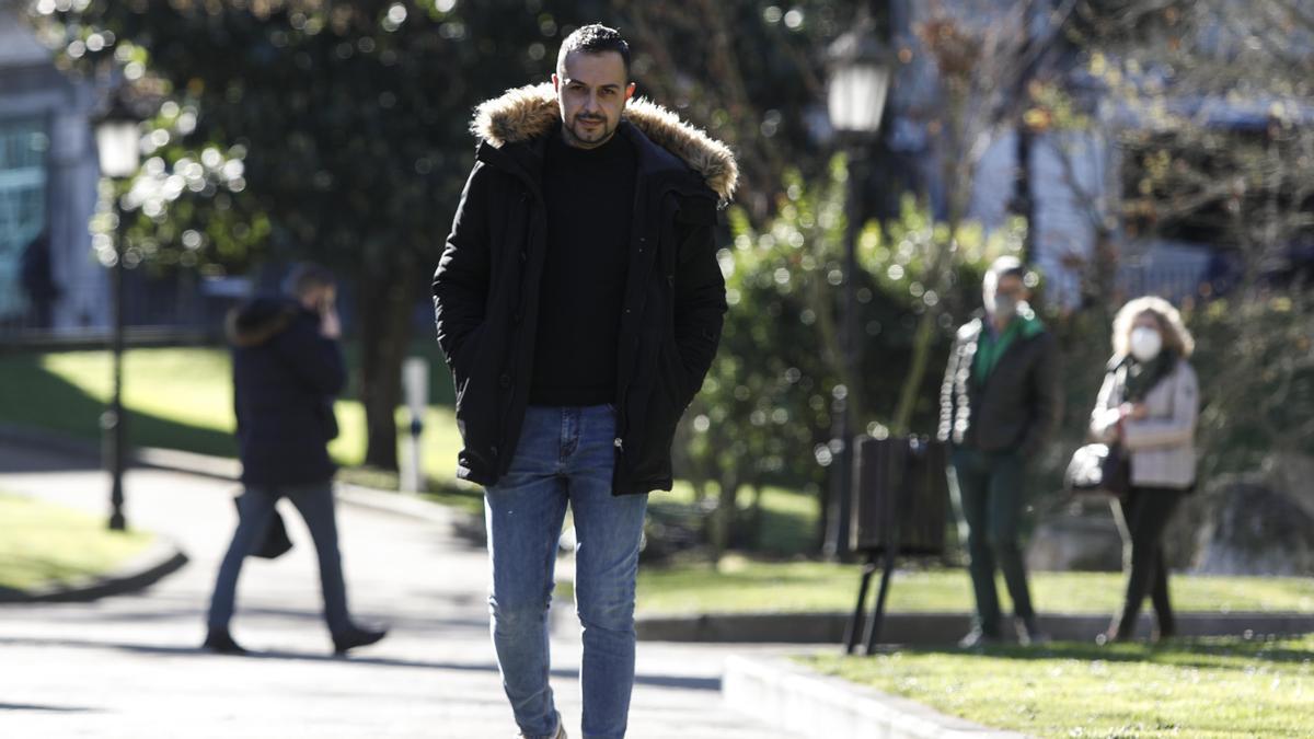 Eduardo Moráis en el Campo San Francisco de Oviedo