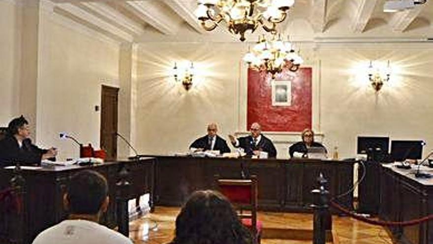 Juicio por el caso de la estafa &quot;romántica&quot;.