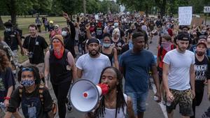 Protestas, el pasado viernes en Detroit, contra la brutalidad de la policía estadounidense, desatadas por la muerte de George Floyd.