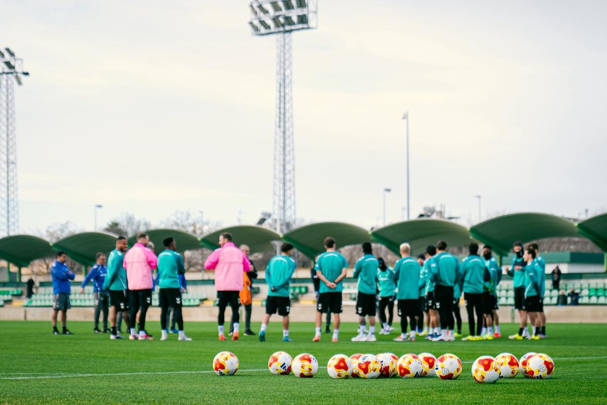 Entrenamiento del Betis en la CD Luis del Sol