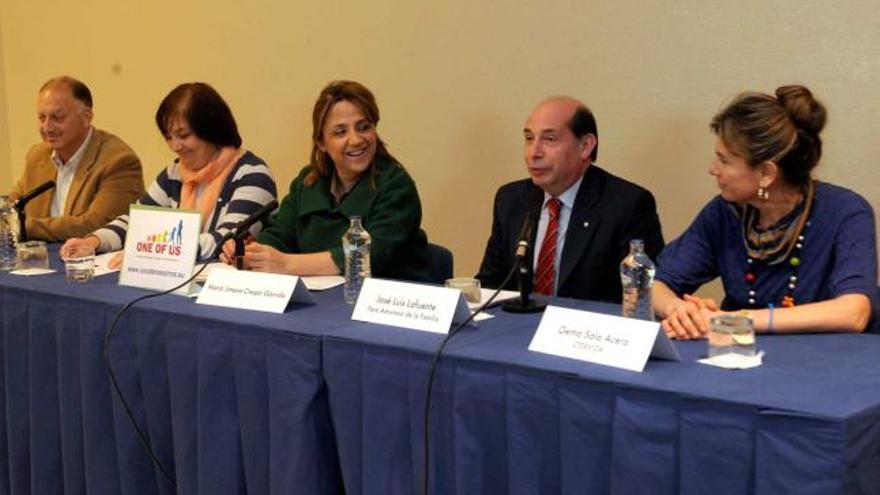 Por la izquierda, Fernández, Charo González, Crespo, Lafuente y Gema Sala.