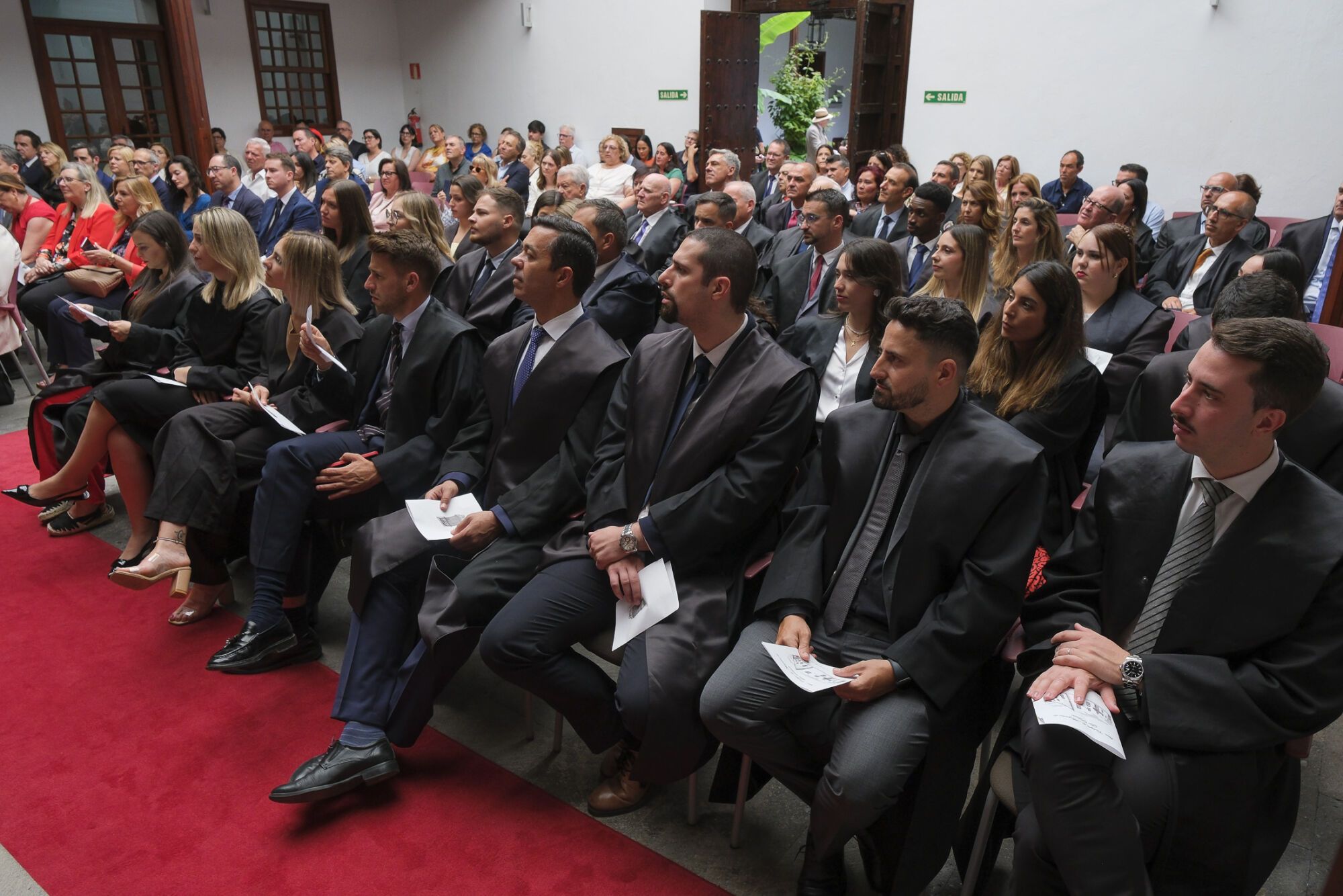 Jura de letrados y entrega de medallas al mérito profesional