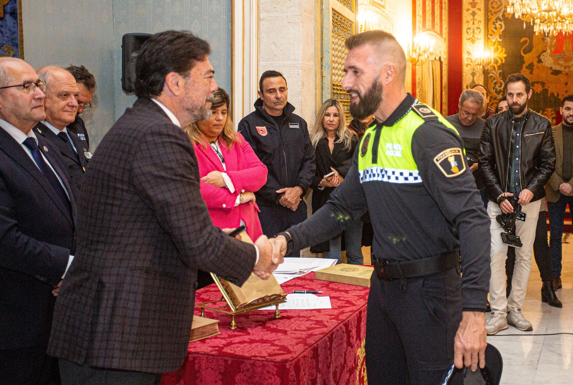 Toma de posesión de 22 Policías Locales y 15 Bomberos