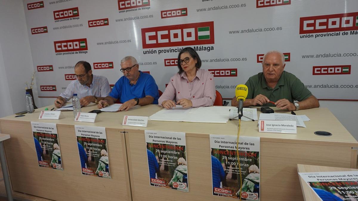 Los representantes de CCOO y UGT en Málaga, durante la presentación de la convovatoria para el Día de las Personas Mayores.