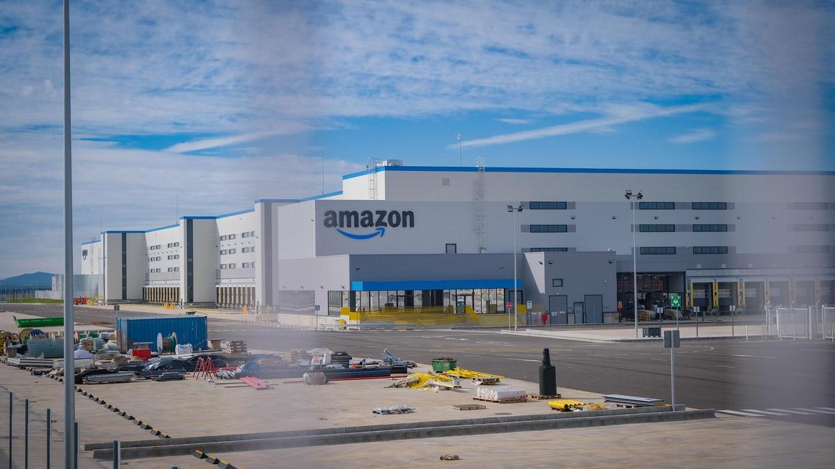 Instalaciones de Amazon en Badajoz, ya construidas.