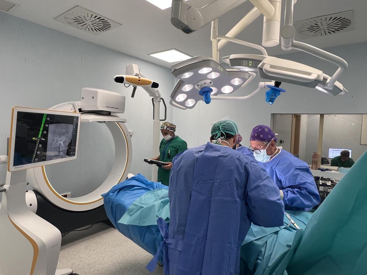 Primera intervención realizada en HM Málaga con el navegador de cirugía de columna