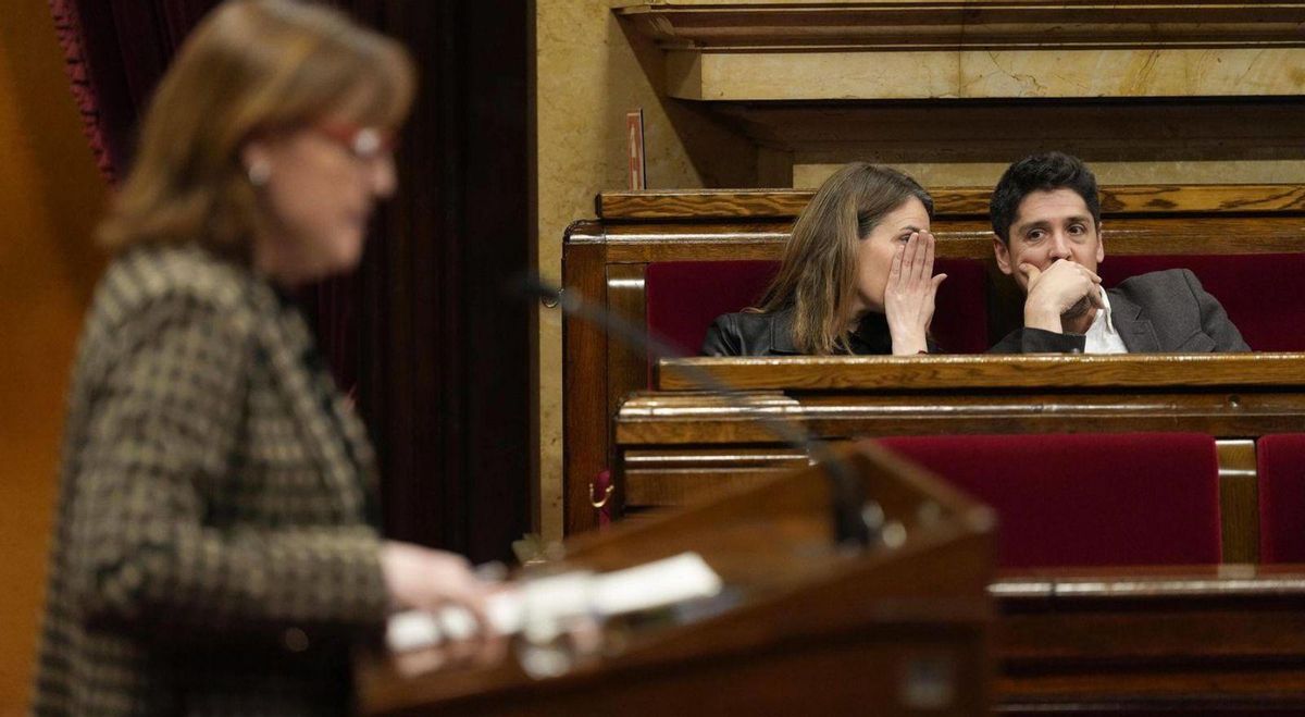ERC i Comuns amenacen amb retardar la negociació dels pressupostos d’Illa ERC i Comuns amenacen amb retardar la negociació dels pressupostos d’Illa