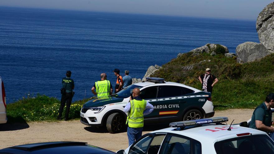 Los buzos de la Guardia Civil hallan el cadáver del pescador de Moaña