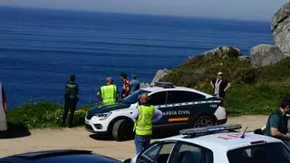 Los buzos de la Guardia Civil hallan el cadáver del pescador de Moaña