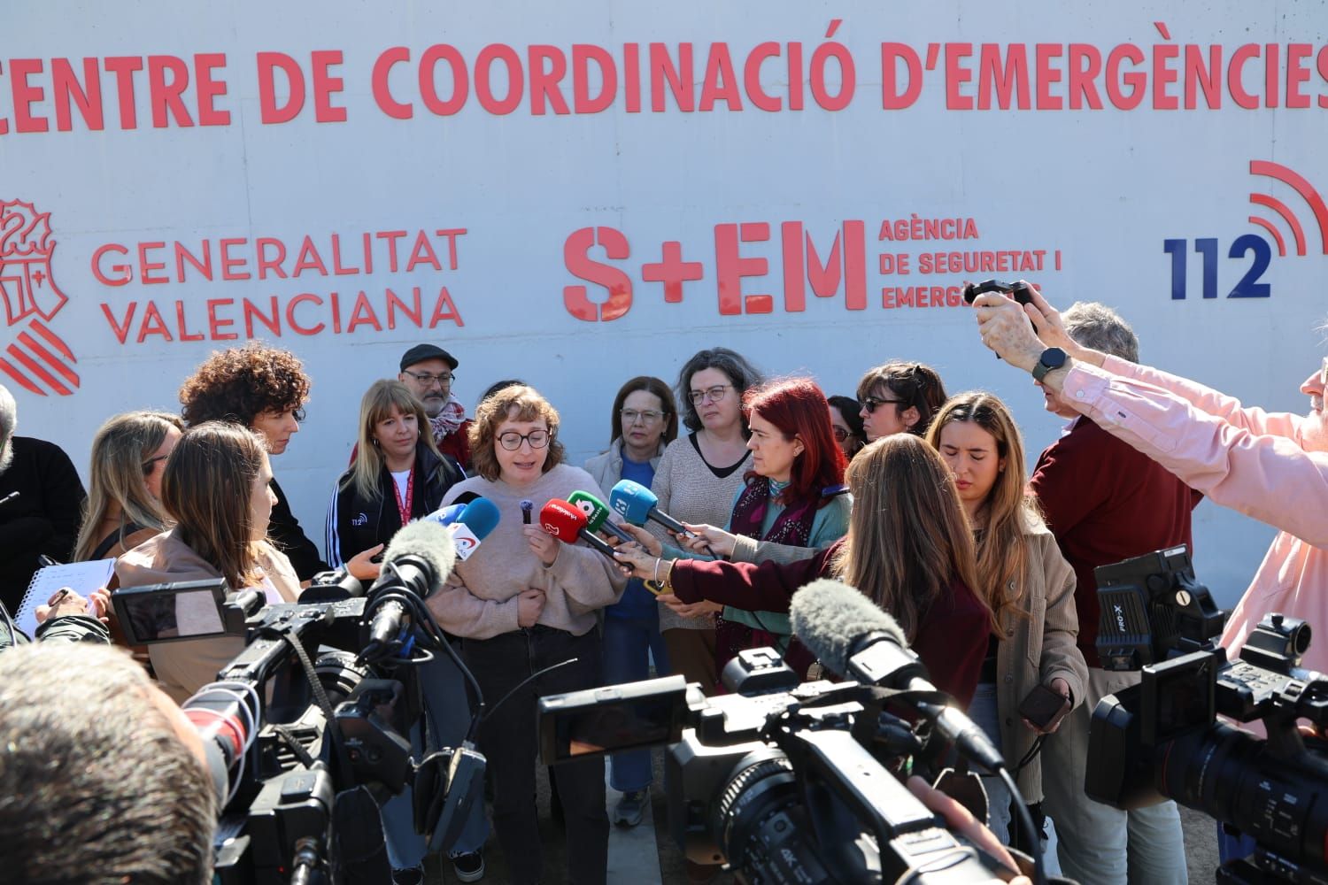 Rueda de prensa de los colectivos que convocan la próxima manifestación contra Mazón
