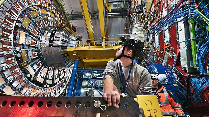 Experimento del detector CMS en el Gran Colisionador  de Hadrones (LHC) del CERN, en Ginebra 