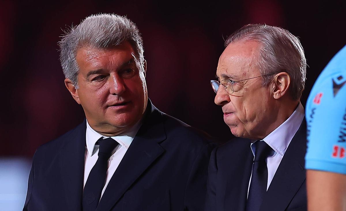 Laporta y Florentino, en la entrega de premios de la Supercopa de España, donde el Barça goleó al Madrid (5-2).