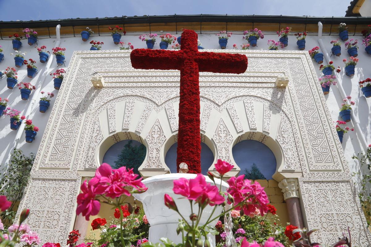 Córdoba &amp;amp;#xD;Cruces de Mayo&amp;amp;#xD;Cruz de Cañero Nuevo &amp;amp;#xD;Asoc. Vecinal Cañero Nuevo C/ Párroco Bartolomé Blanco