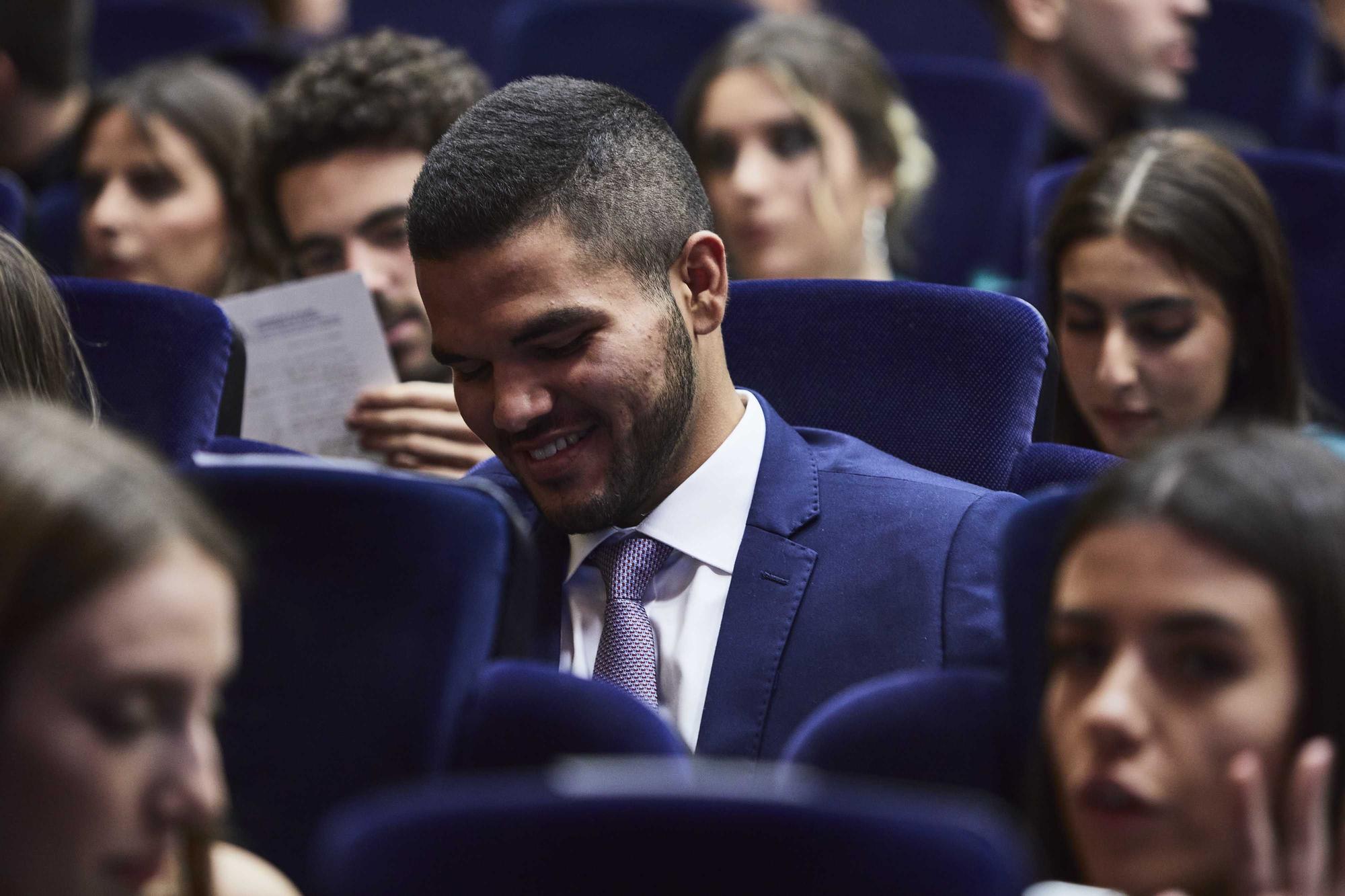 Acto de Graduación de los estudiantes que han finalizado sus estudios en en Publicidad y Relaciones Públicas, Trabajo Social y los másteres universitarios en Comunicación Digital y Comunicación e Industrias Creativas en la Universidad de Alicante.