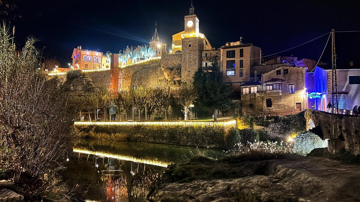La nova il·luminació nadalenca del nucli antic de Gironella