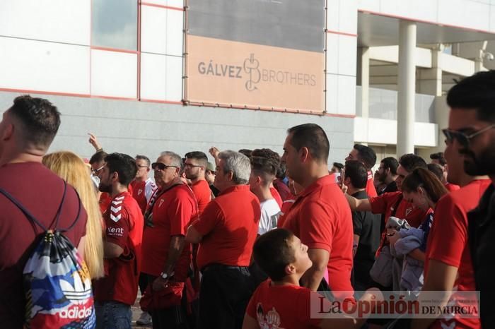 Tensión en la puerta de Nueva Condomina