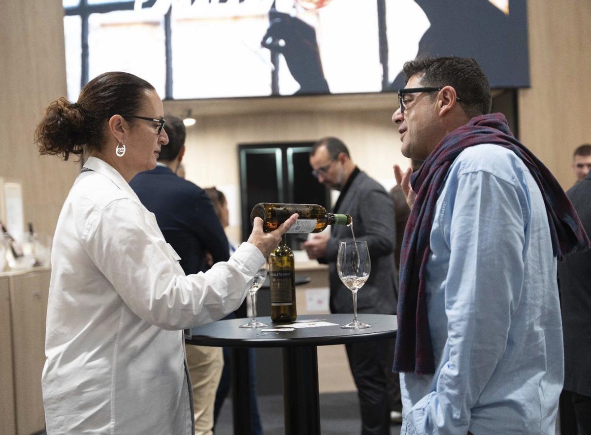 Una de las numerosas catas de vino de Tenerife que se vivieron ayer en Madrid Fusión.  | EL DÍA