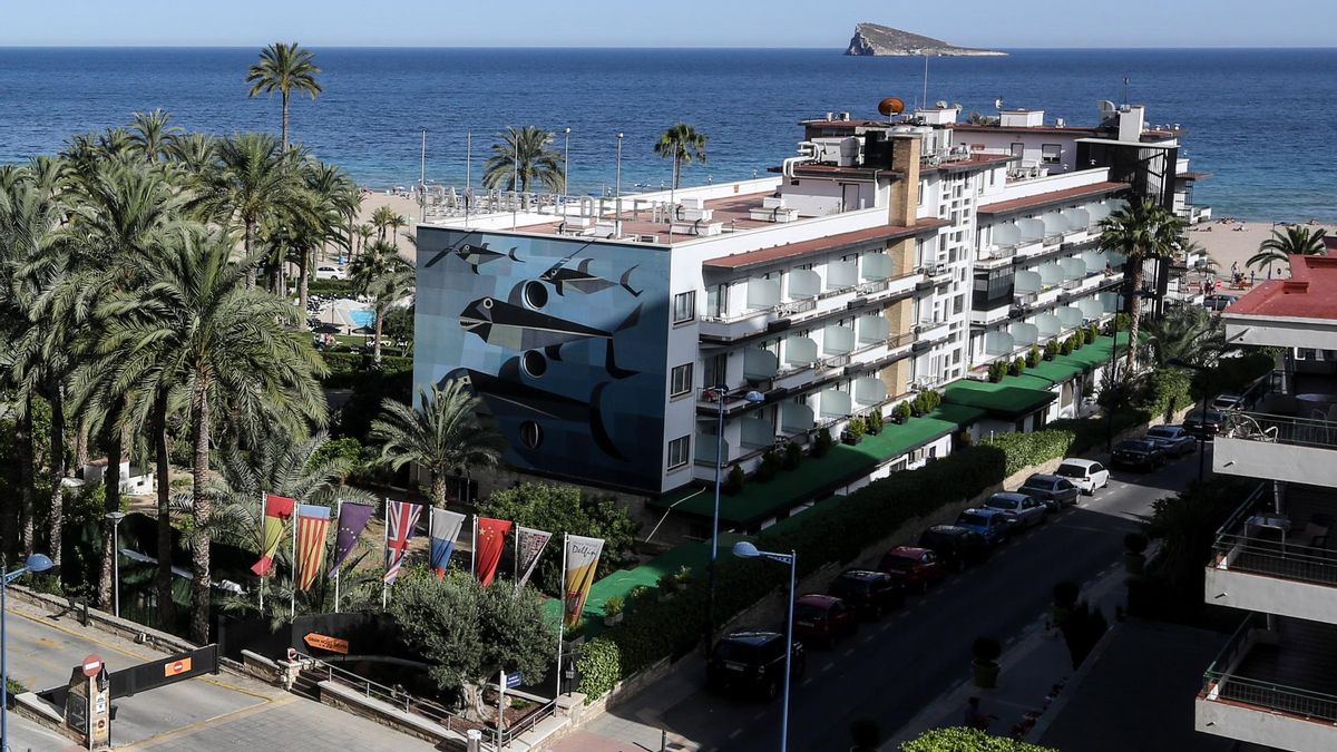 Fotografía aérea del hotel Delfín de Benidorm en una imagen de archivo.