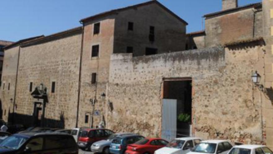 Plasencia rechaza la solicitud de bonificación del 95% de Caja Extremadura para la rehabilitación de Las Carmelitas