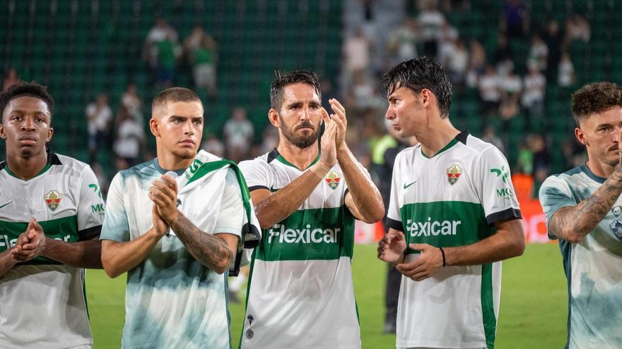 Pedro Bigas, capitán del Elche: "Si tiene que llegar alguien, bienvenido sea. Pero esperemos que no haya salidas"