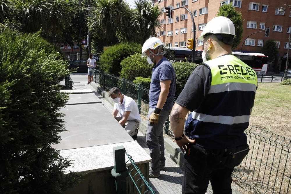 Vecinos afectados por el incendio del edificio La Estrella de Gijón