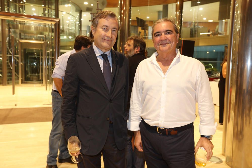 El presidente de Autoridad Portuaria, Joan Gual de Torrella, y el presidente del Club Náutico de Ibiza, Juan Marí.