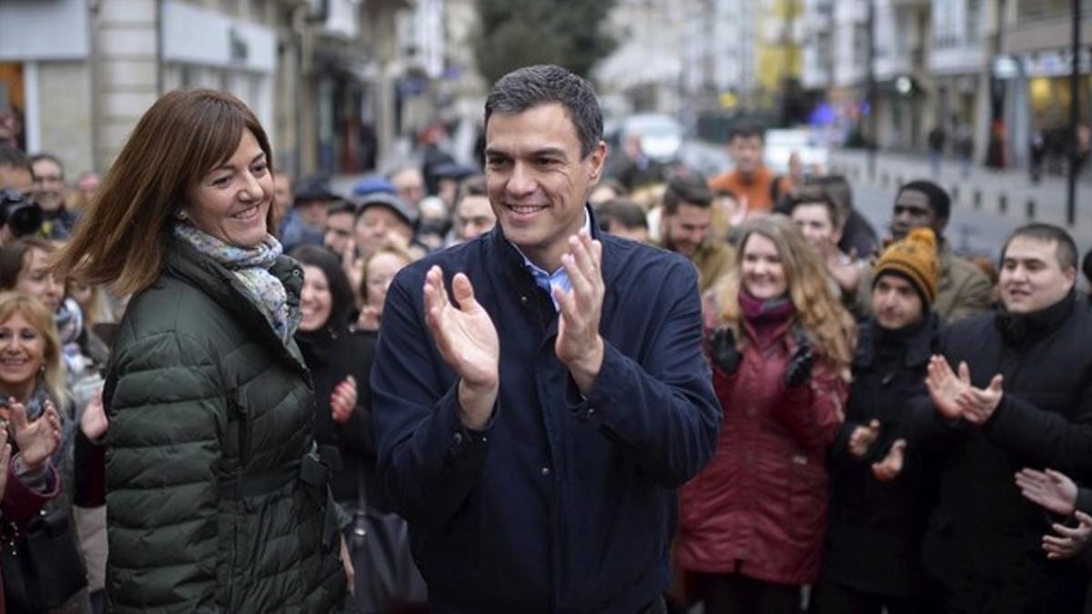 El candidato socialista, Pedro Sánchez, durante el acto de campaña que ha tenido este viernes en Vitoria.