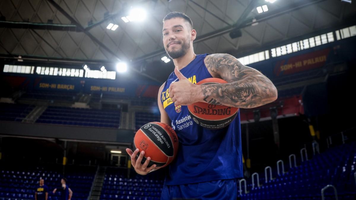 Willy Hernangómez, en un entrenamiento con el Barça